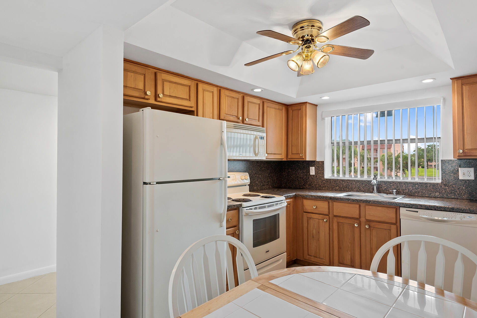 9741 Sunrise Lakes Boulevard Unit: 207