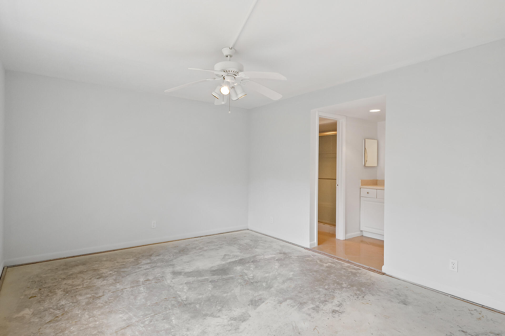 9741 Sunrise Lakes Boulevard Unit: 207
