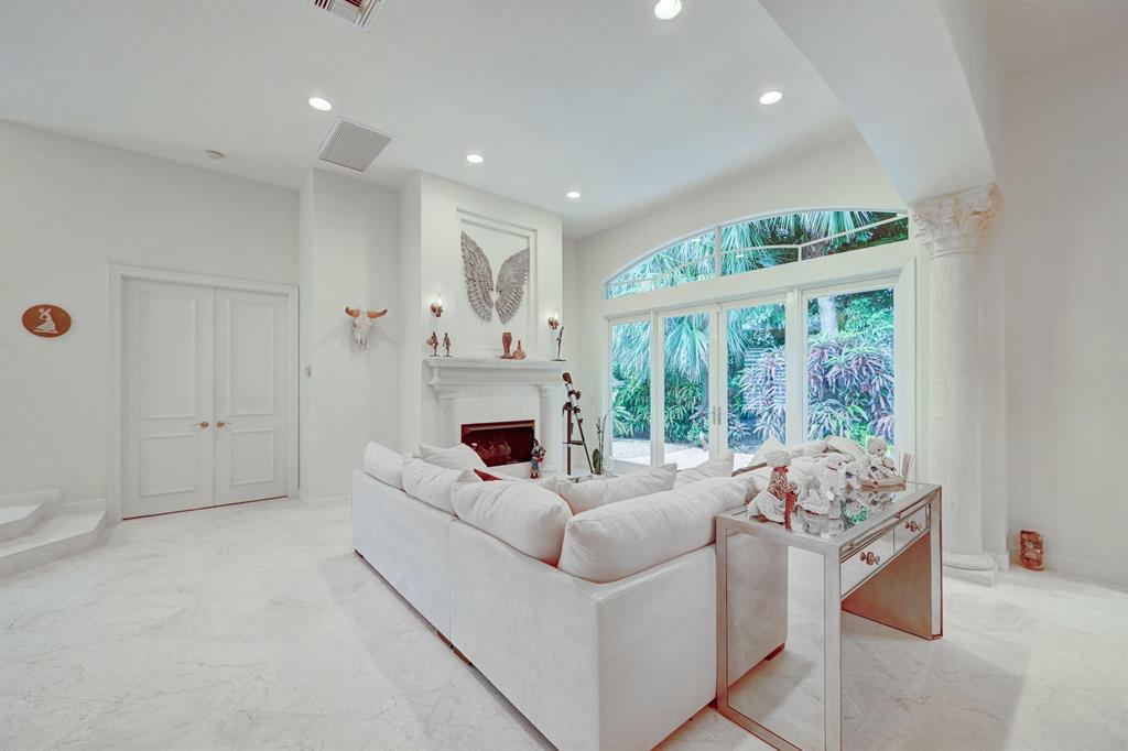 2421 NW 49th Lane