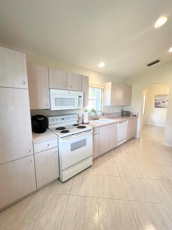 12859 Hampton Lakes Circle