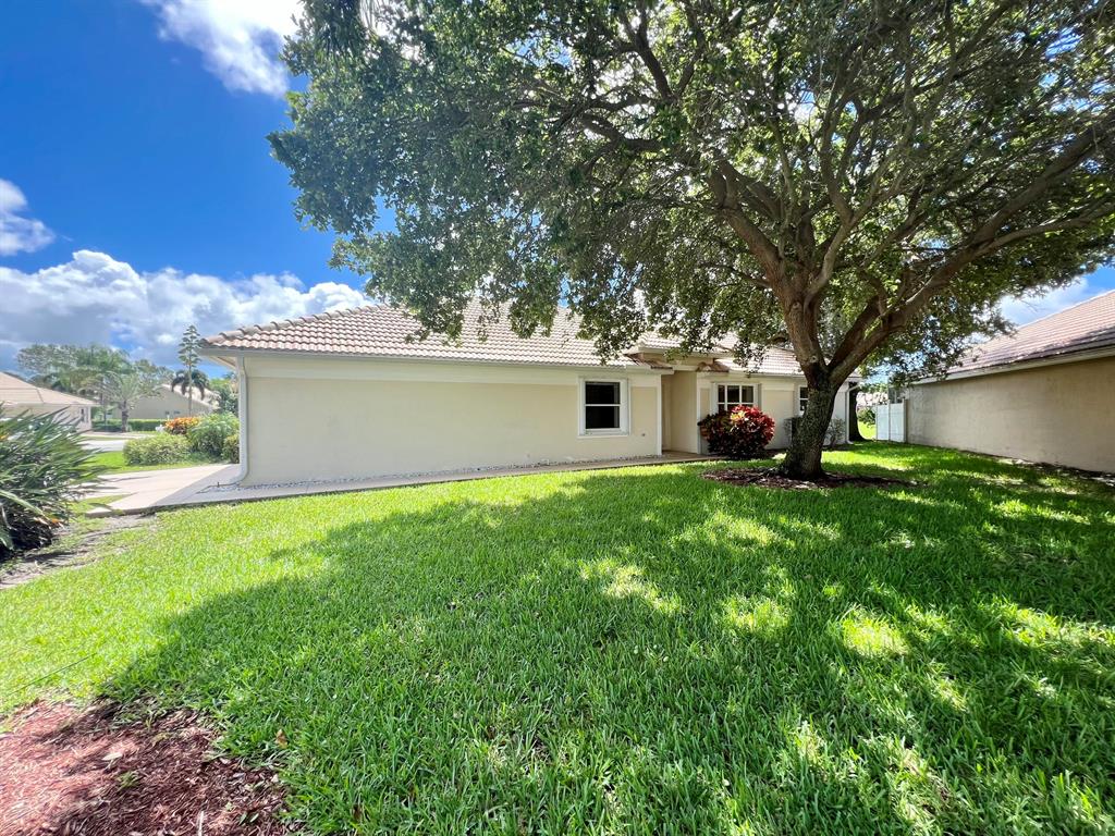 12859 Hampton Lakes Circle
