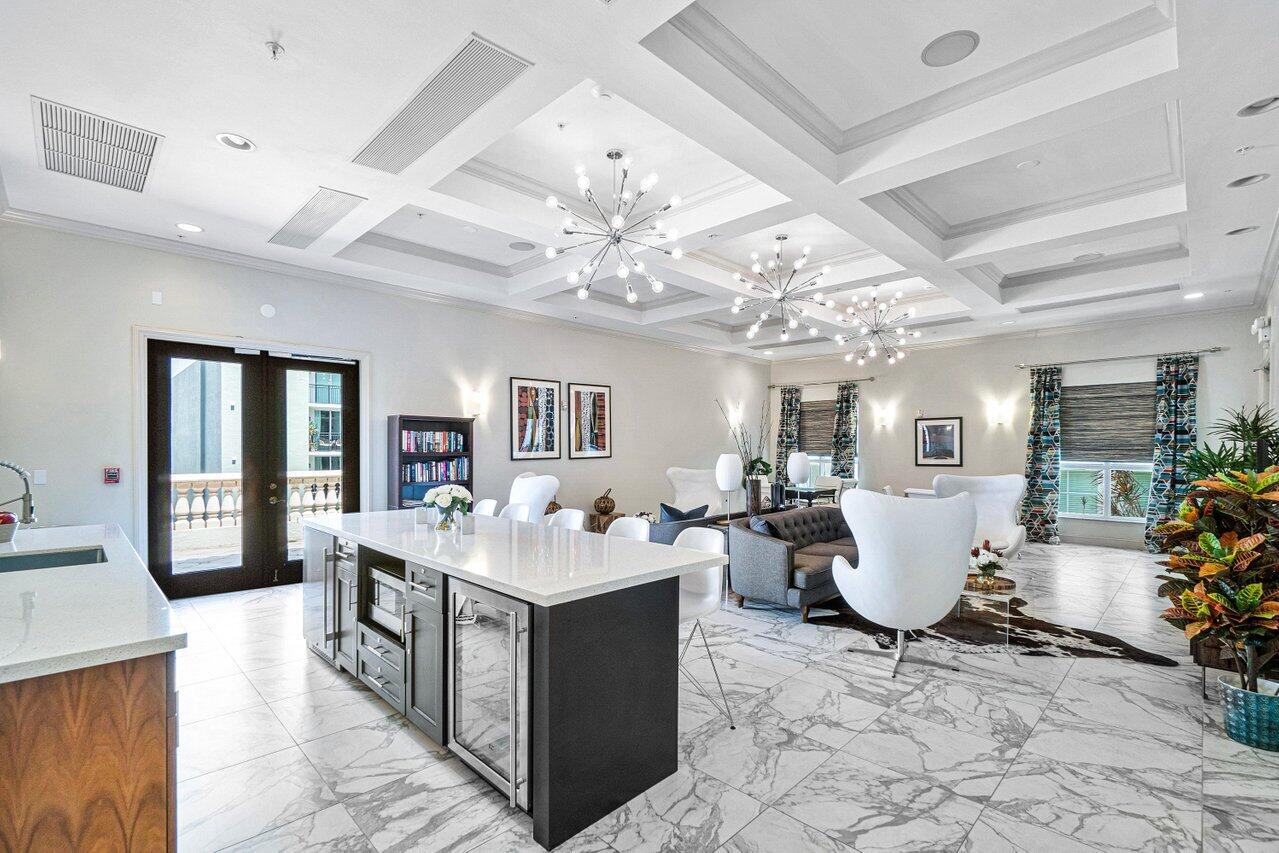 600 S Dixie Highway Unit: 329