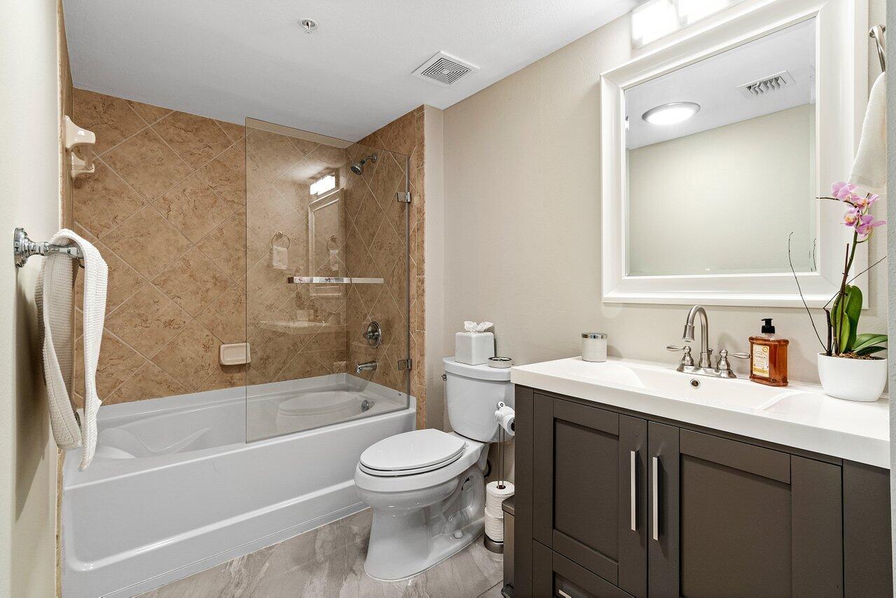 600 S Dixie Highway Unit: 329