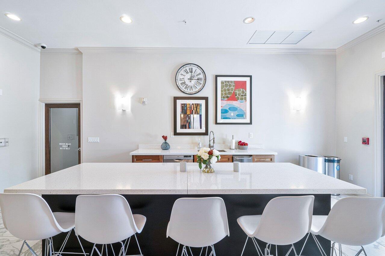 600 S Dixie Highway Unit: 329