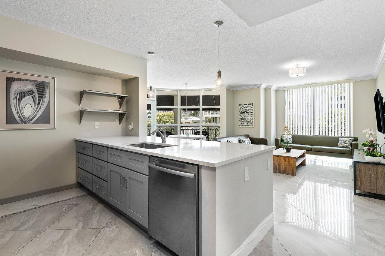 600 S Dixie Highway Unit: 329