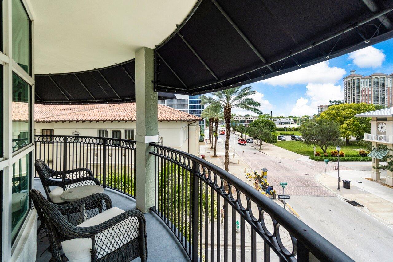 600 S Dixie Highway Unit: 329