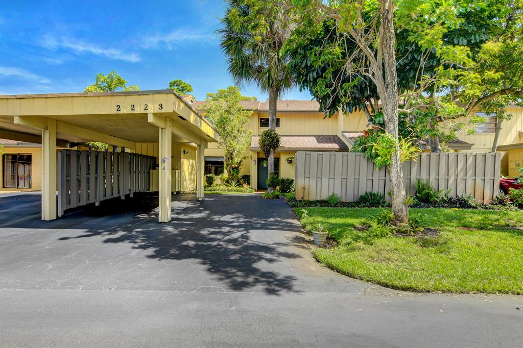 2223 Woodlands Way Unit: 2223