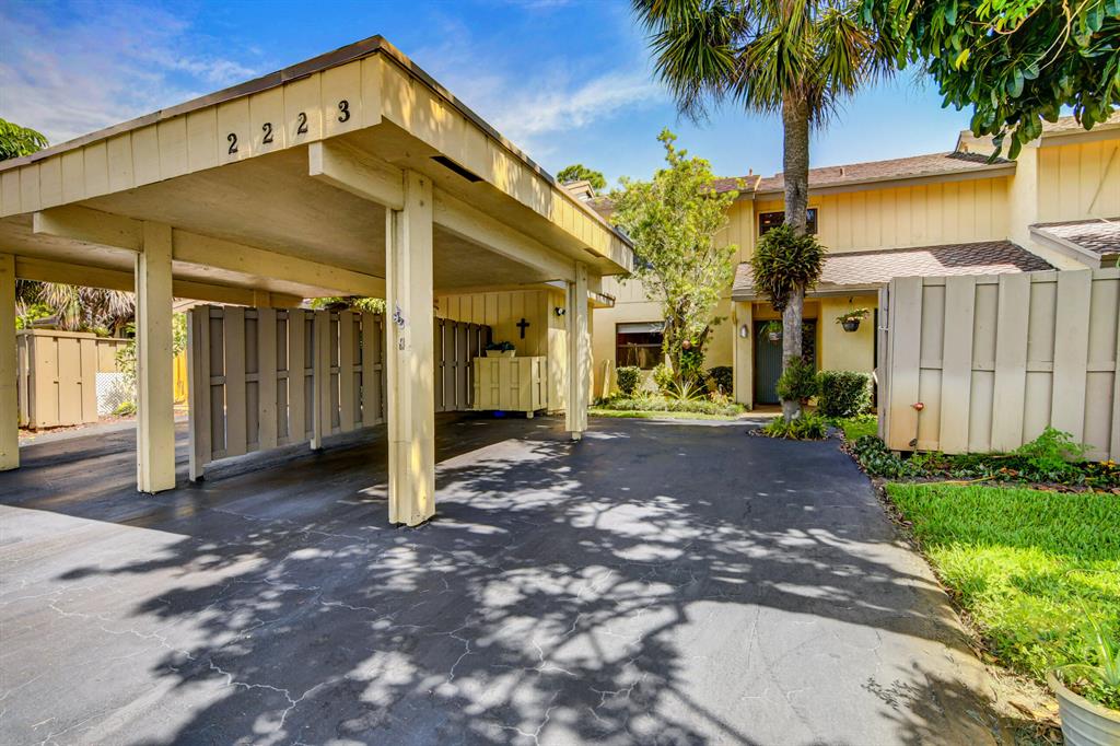 2223 Woodlands Way Unit: 2223