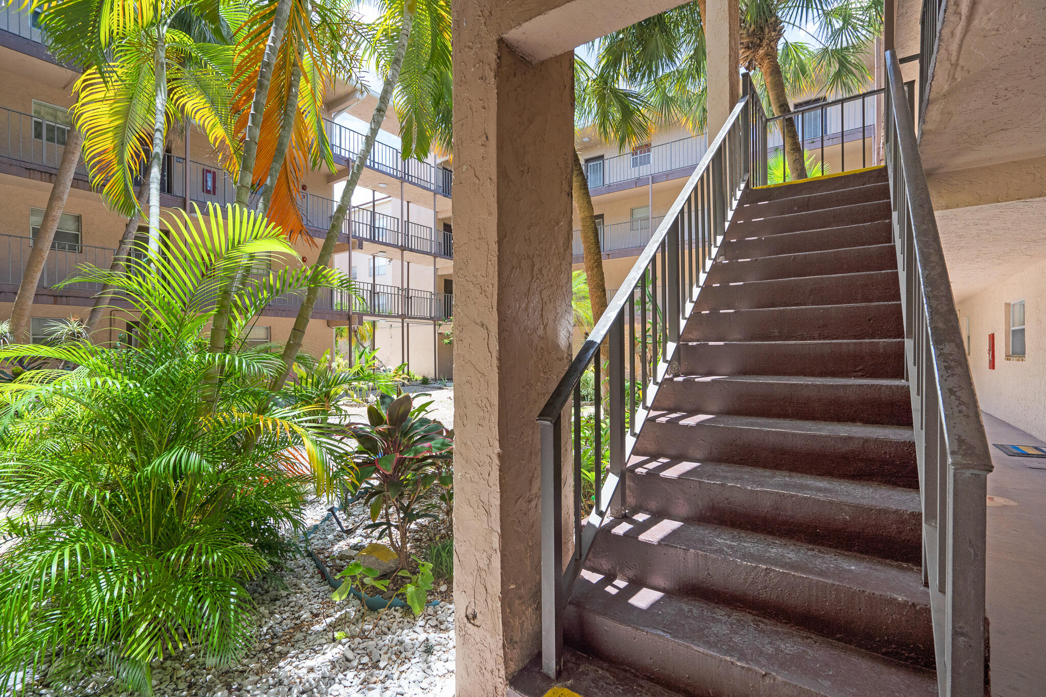 2850 Somerset Drive Unit: 414l