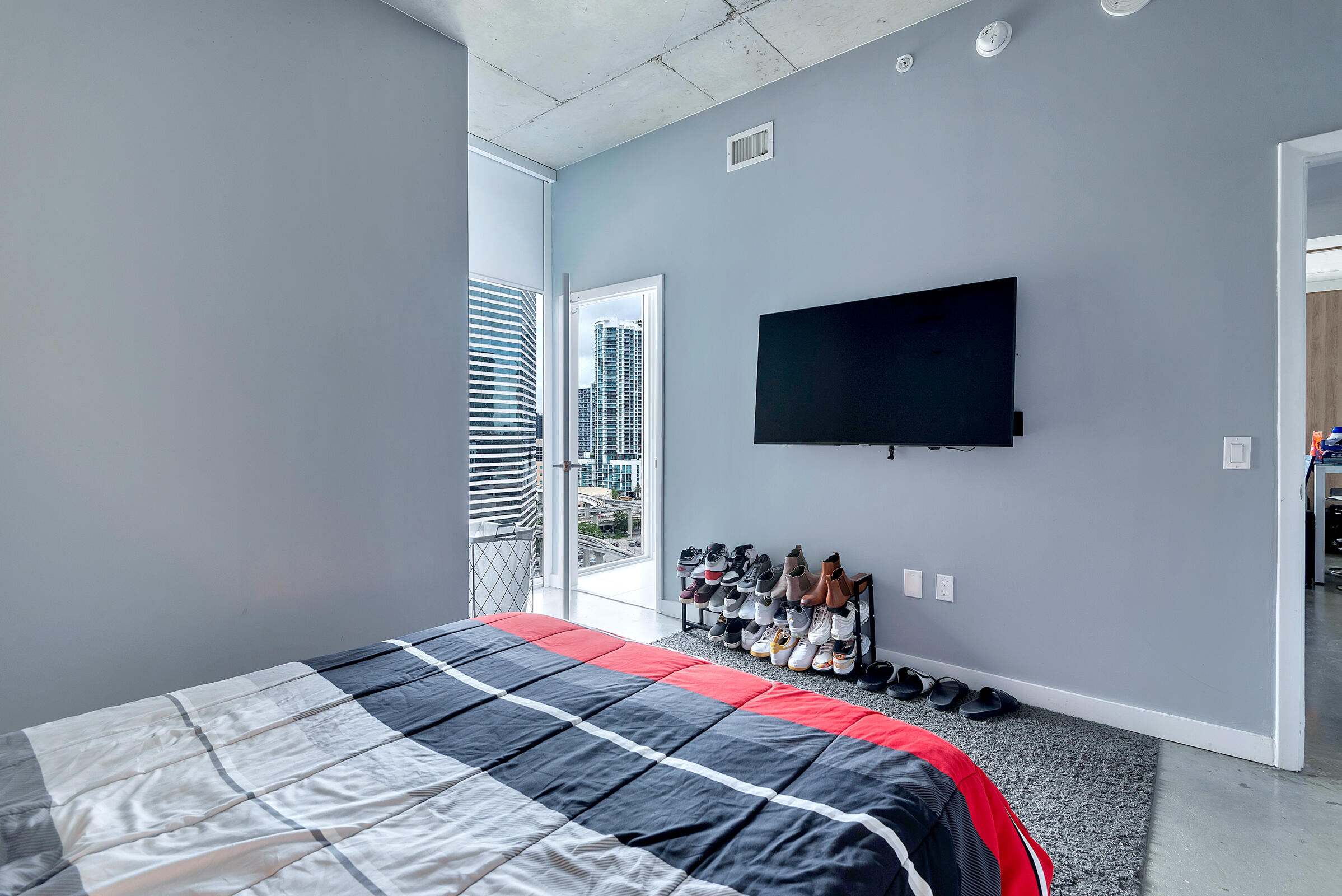 151 SE 1st Street Unit: 1411