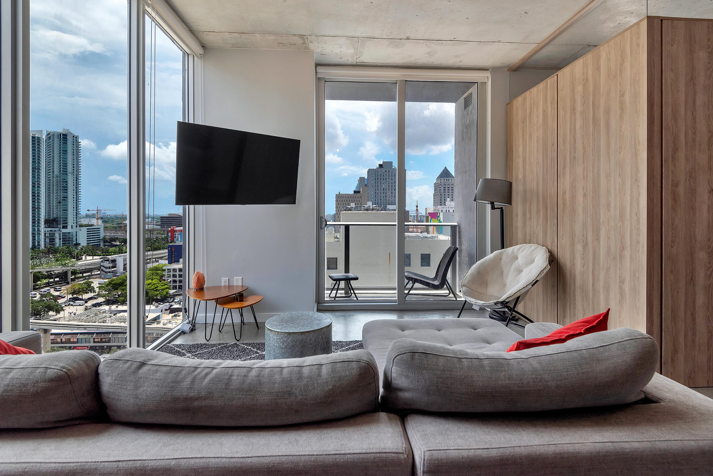 151 SE 1st Street Unit: 1411