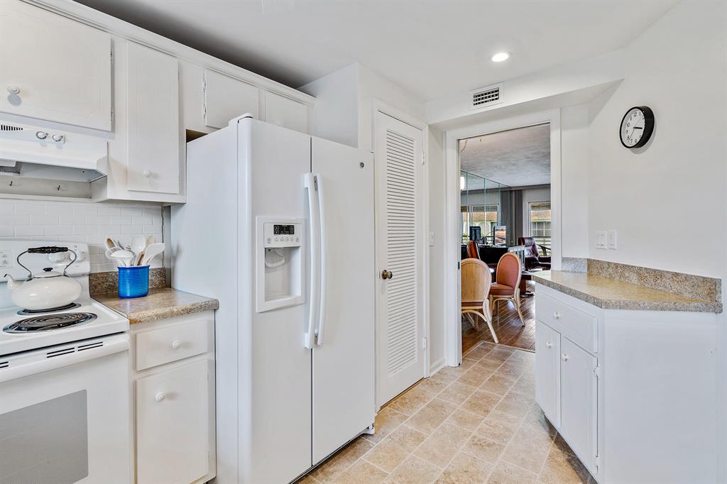 755 Saturn Street Unit: E-204
