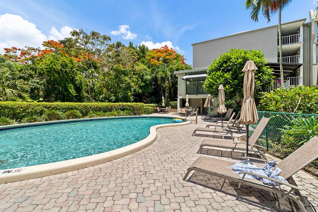 501 SW 11th Place Unit: 206
