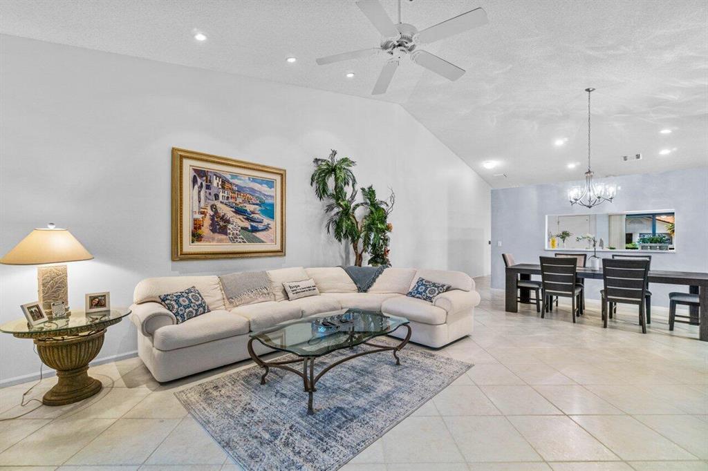 9728 Sills Drive E Unit: 201