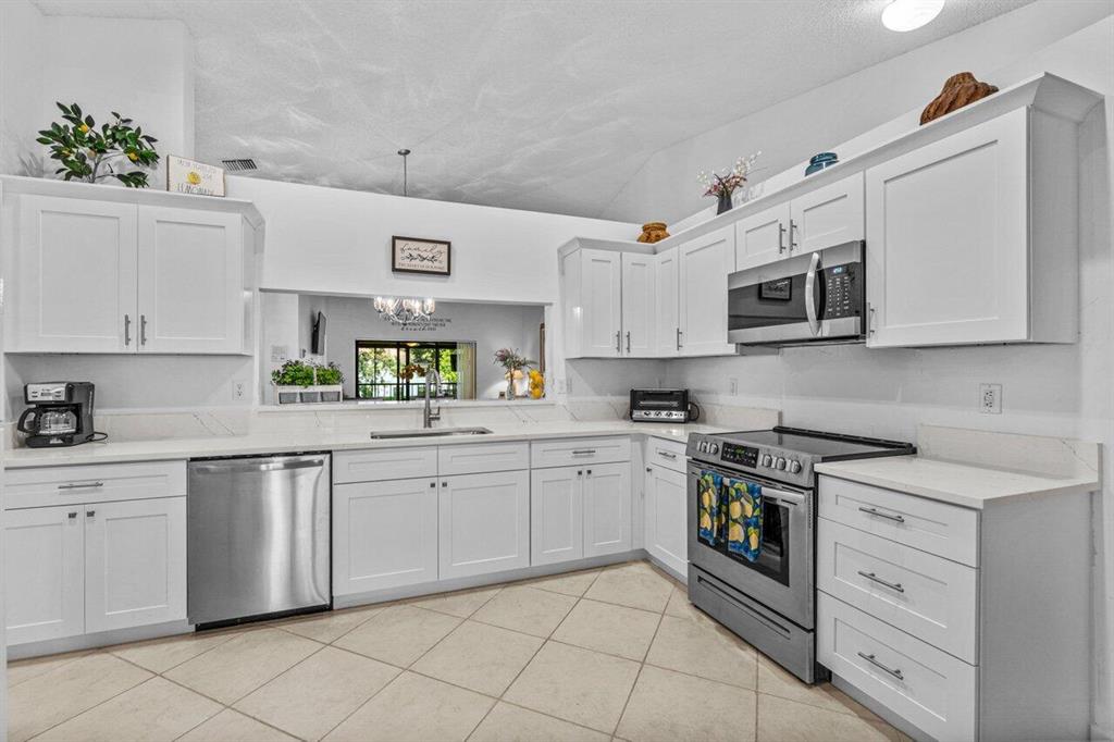 9728 Sills Drive E Unit: 201