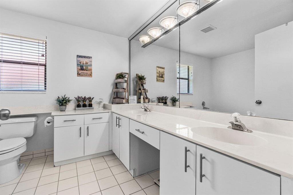 9728 Sills Drive E Unit: 201