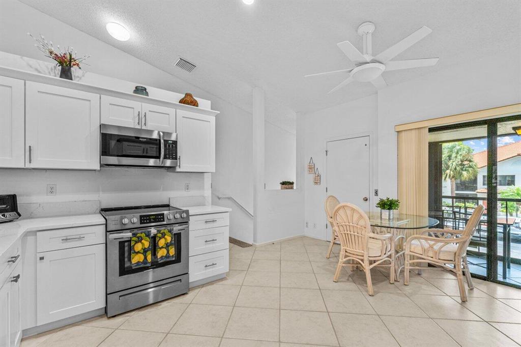 9728 Sills Drive E Unit: 201