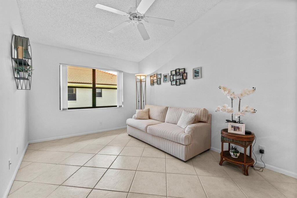 9728 Sills Drive E Unit: 201