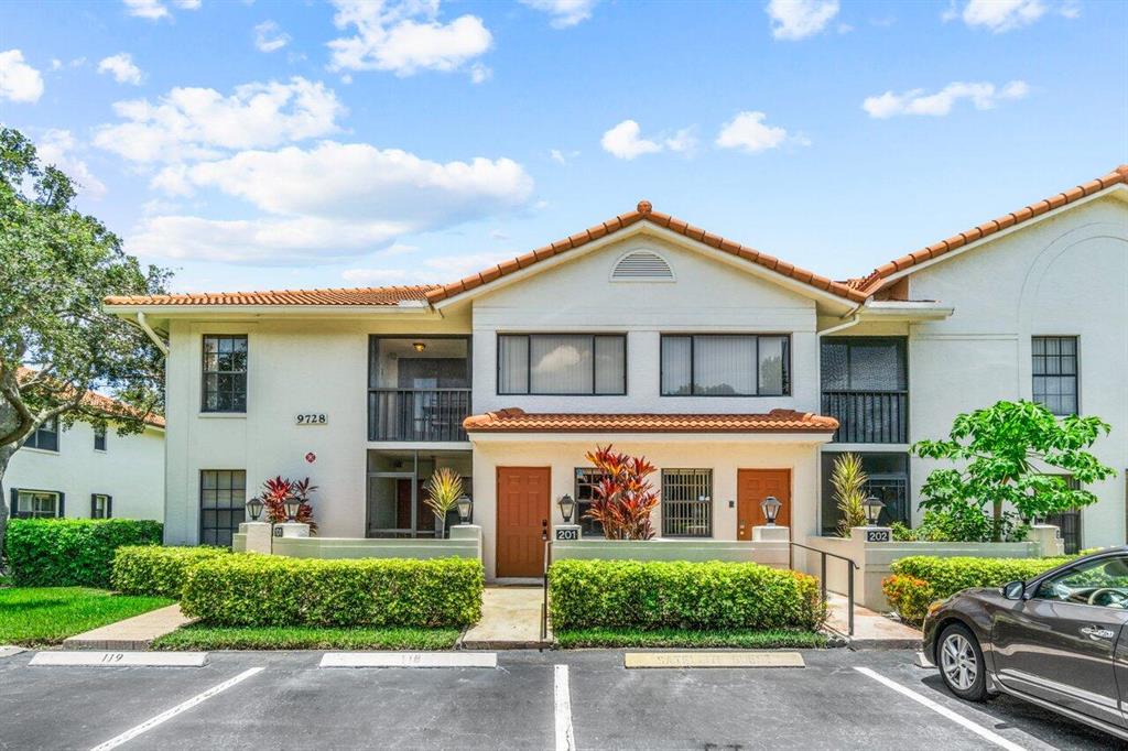 9728 Sills Drive E Unit: 201
