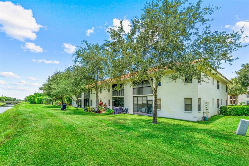 9728 Sills Drive E Unit: 201