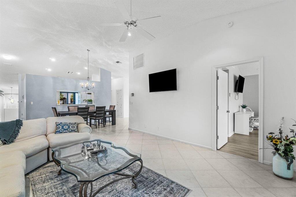 9728 Sills Drive E Unit: 201