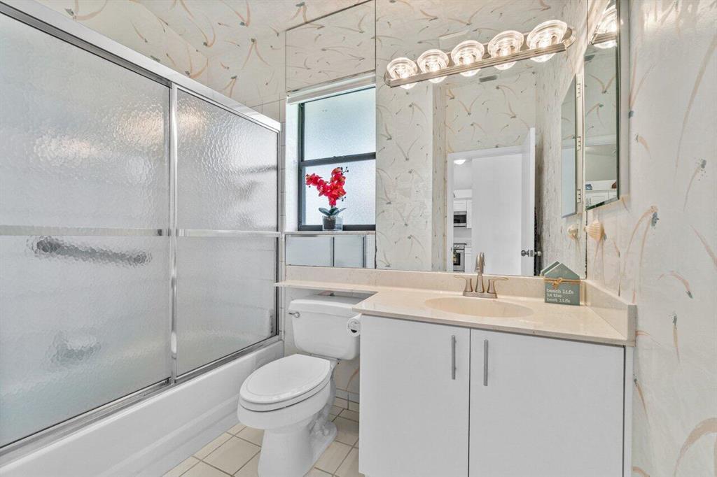 9728 Sills Drive E Unit: 201