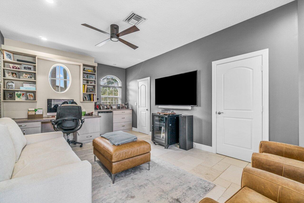 8072 Laurel Ridge Court