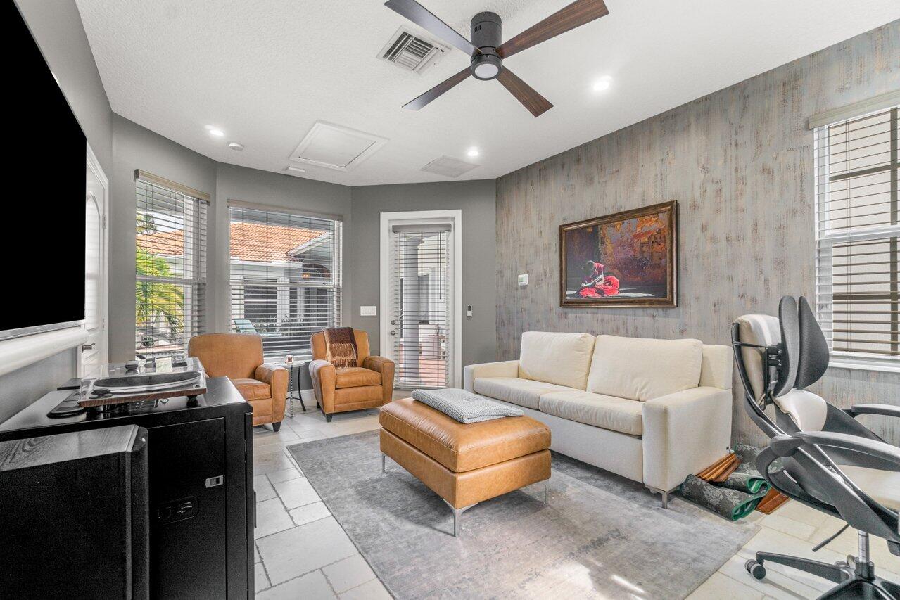 8072 Laurel Ridge Court