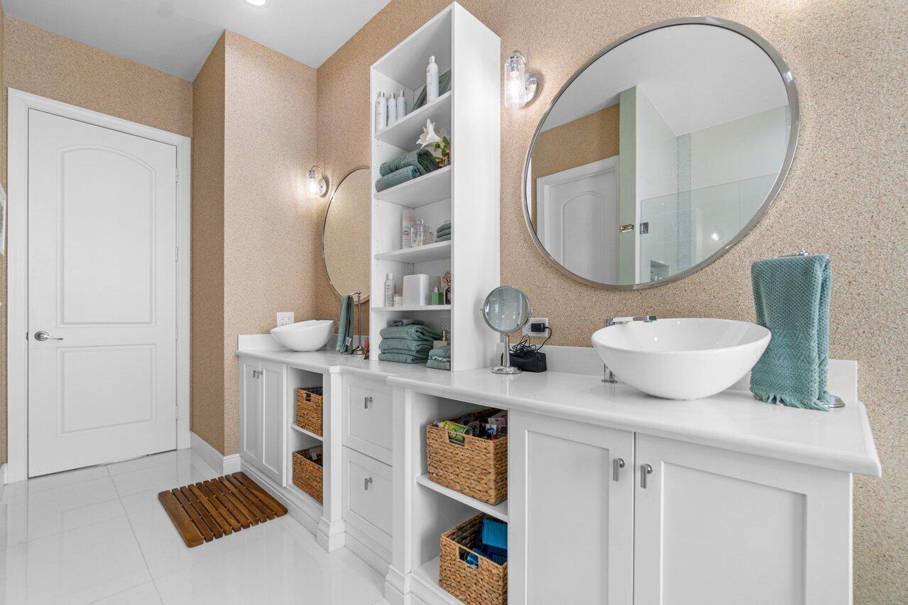 8072 Laurel Ridge Court