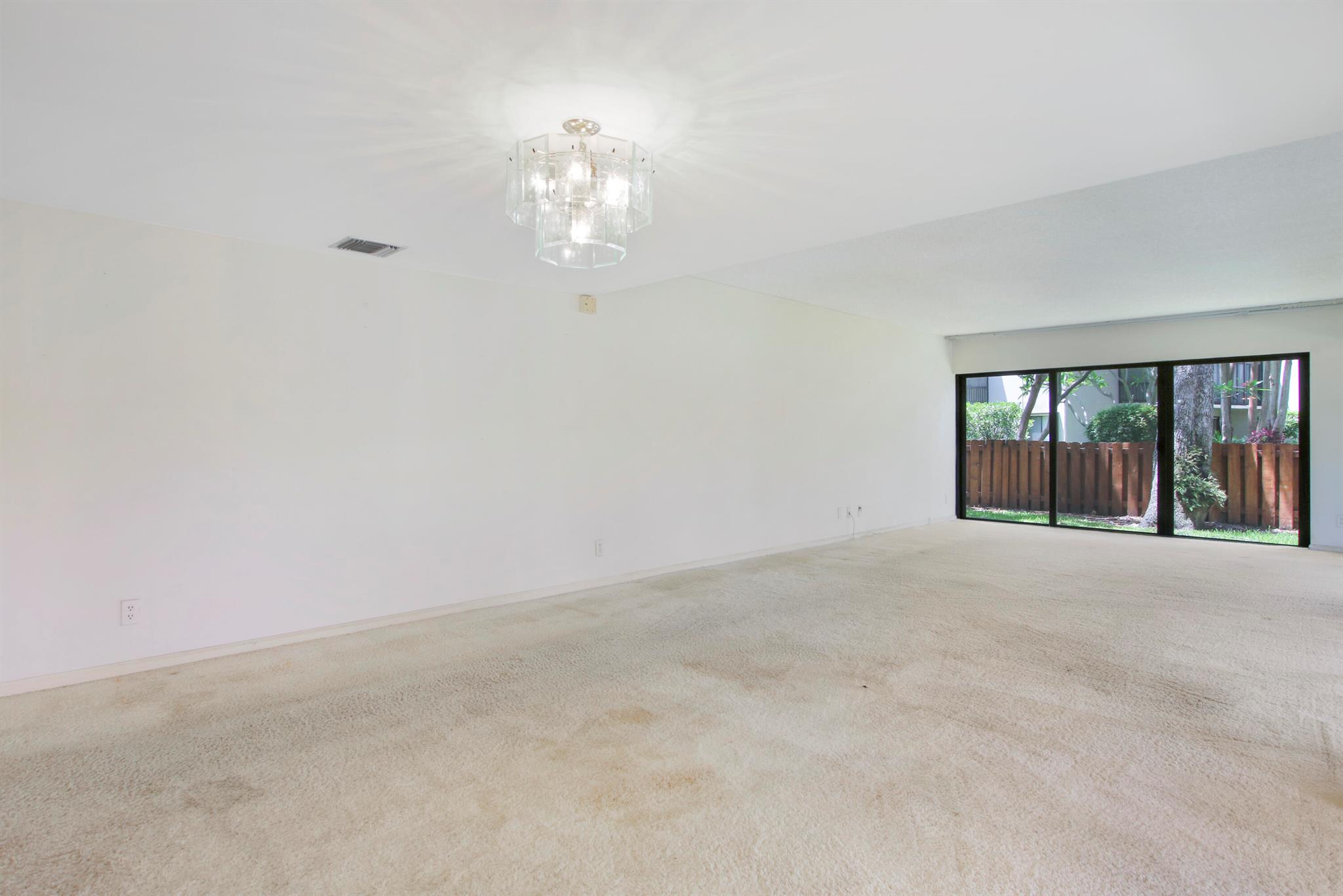 1618 Twelve Oaks Way Unit: 101