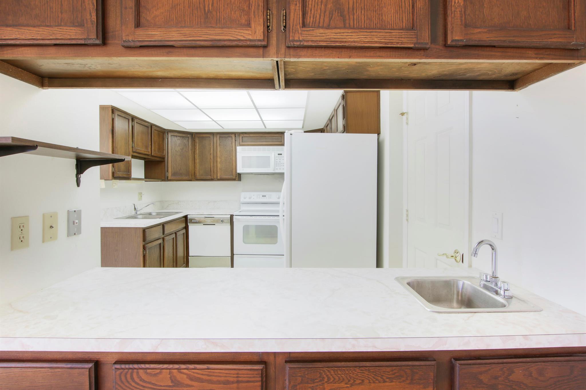 1618 Twelve Oaks Way Unit: 101