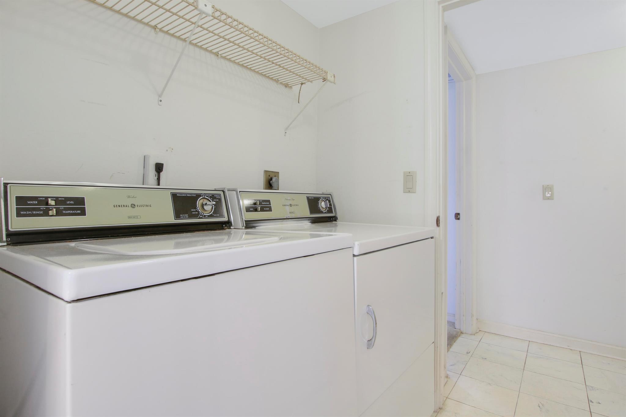 1618 Twelve Oaks Way Unit: 101