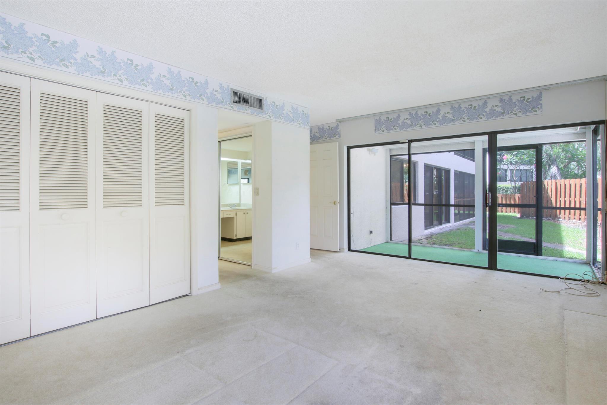 1618 Twelve Oaks Way Unit: 101