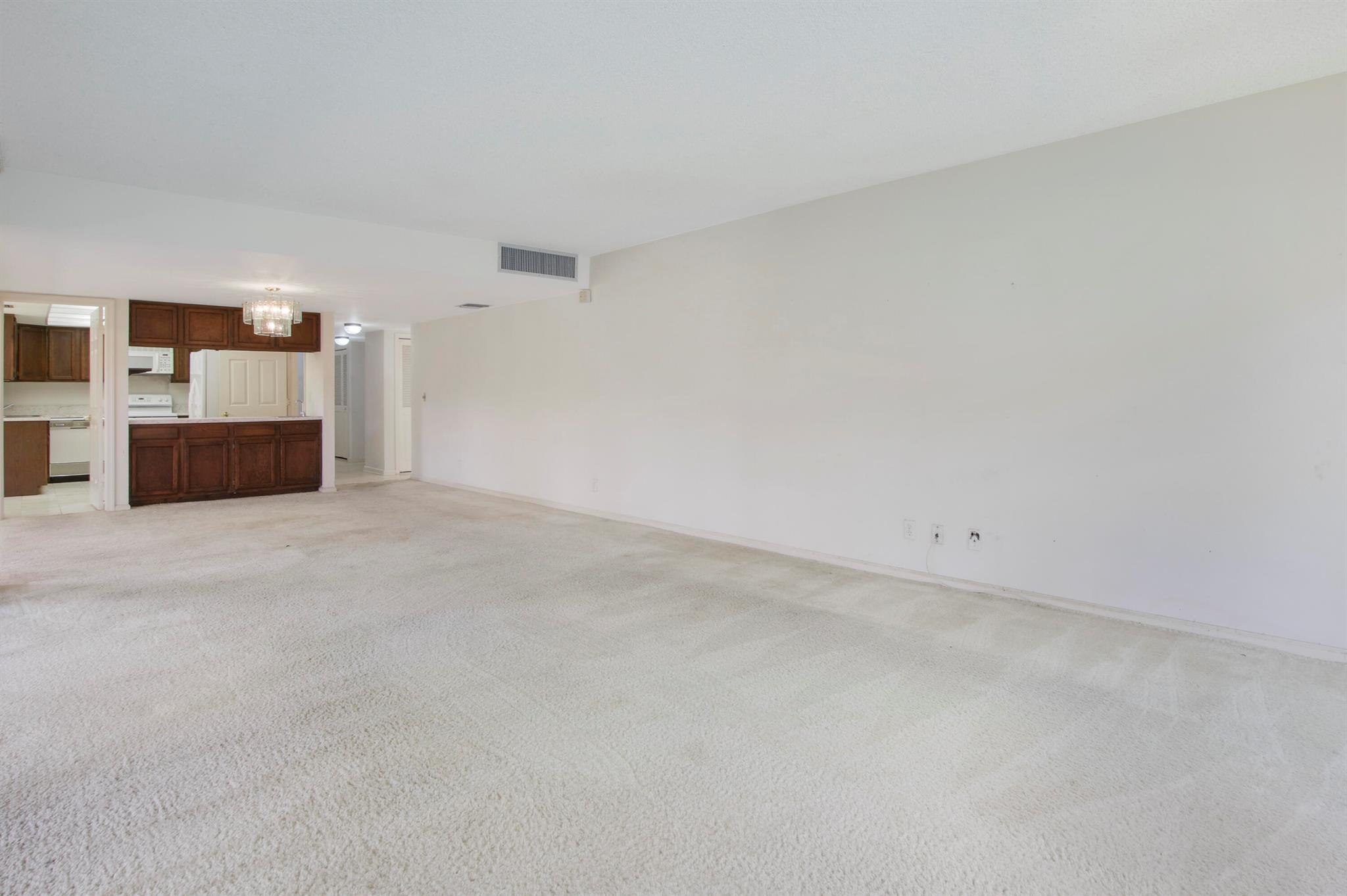 1618 Twelve Oaks Way Unit: 101