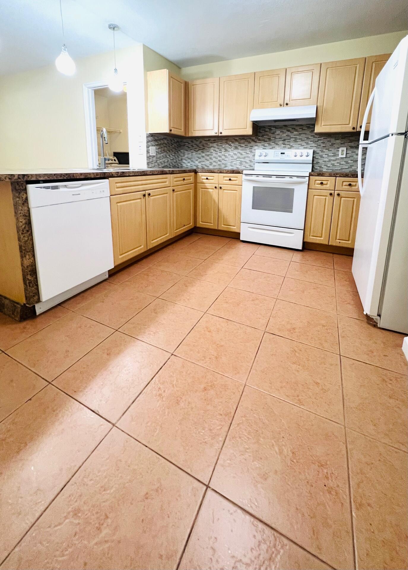 10600 NW 37 Street Unit: West Unit