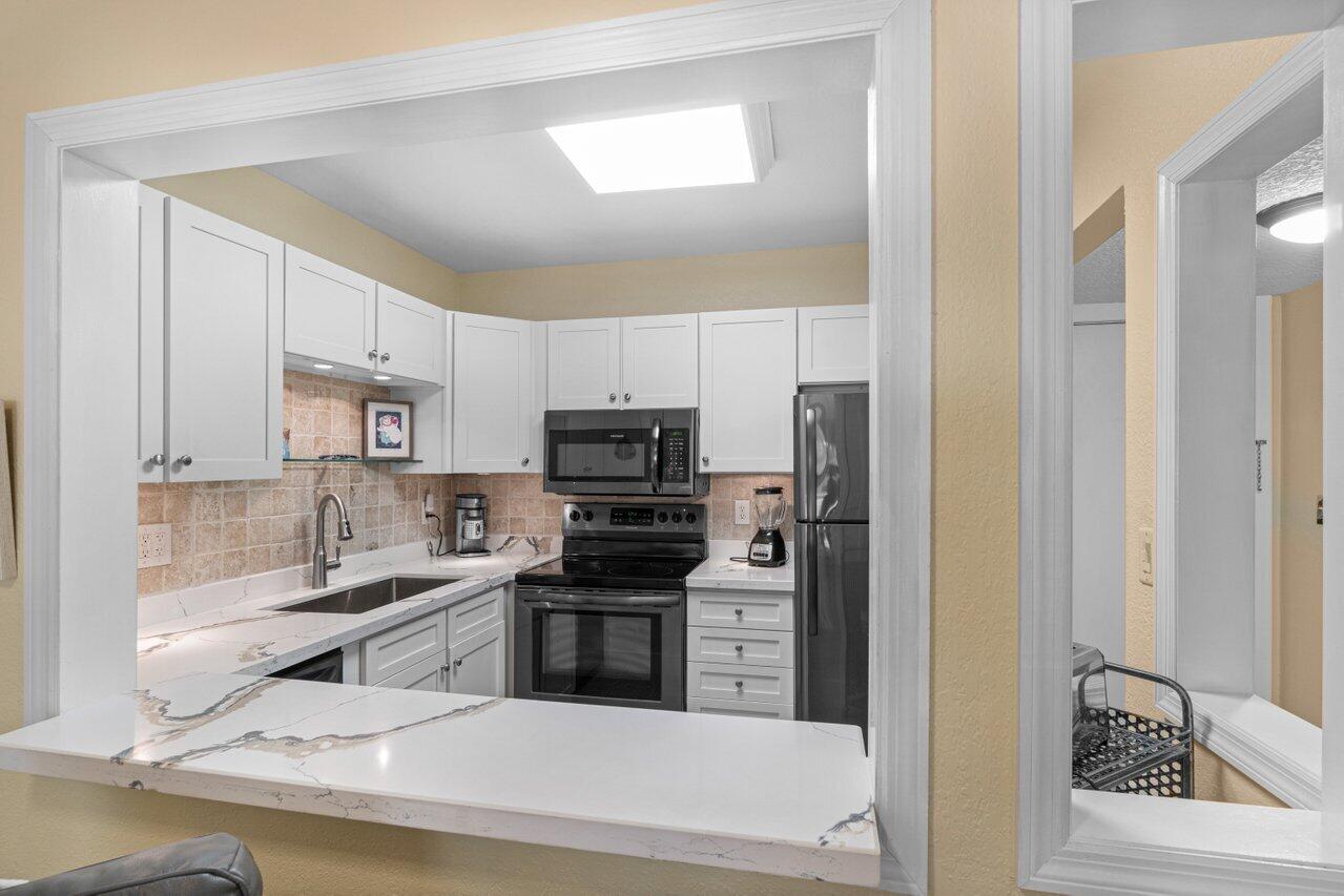 251 S Cypress Road Unit: 117