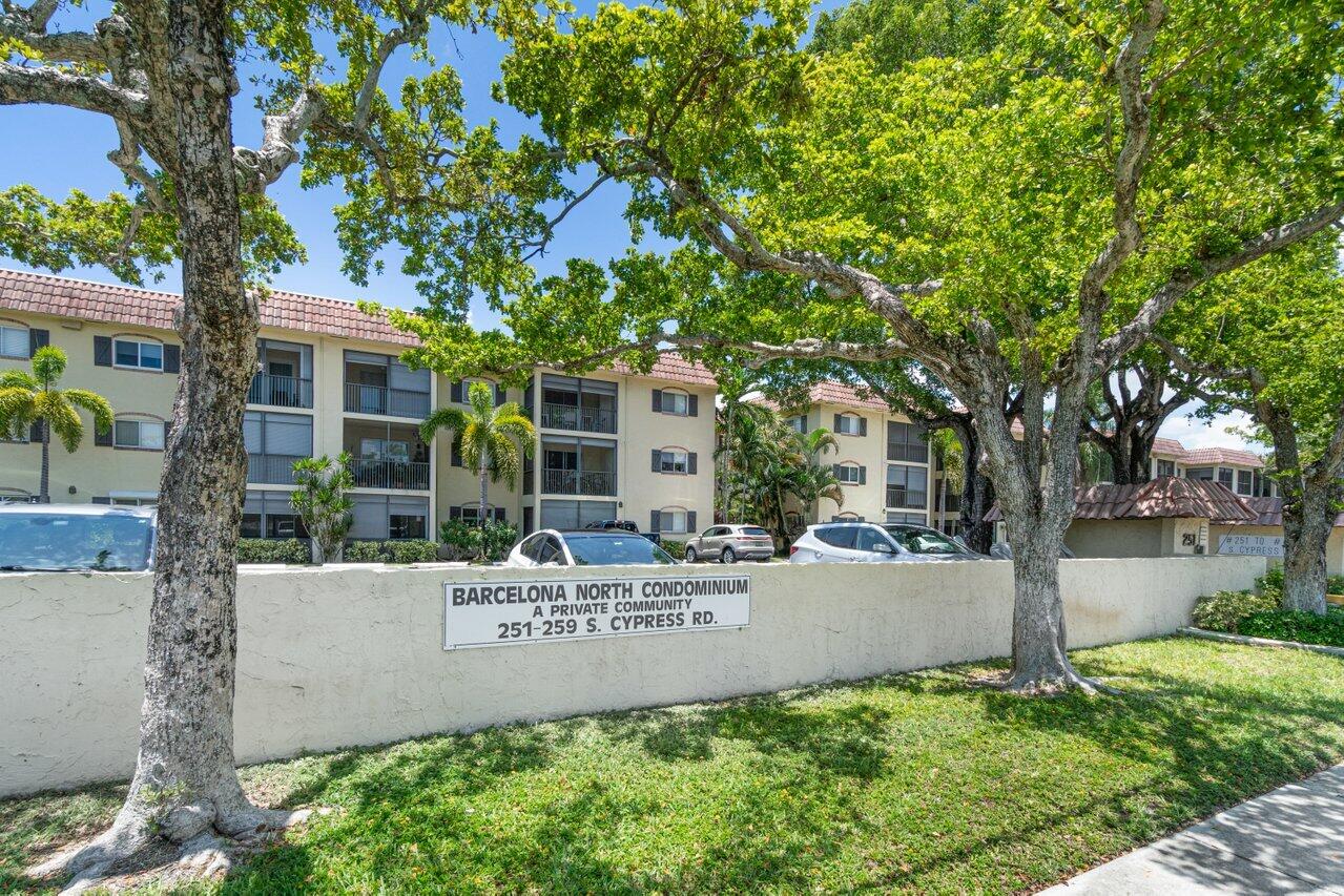 251 S Cypress Road Unit: 117