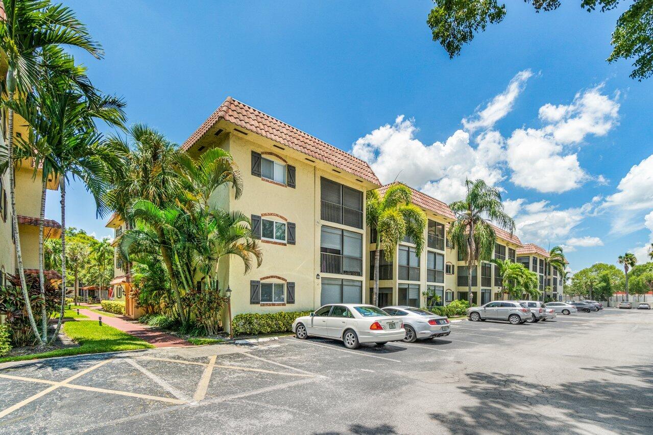 251 S Cypress Road Unit: 117