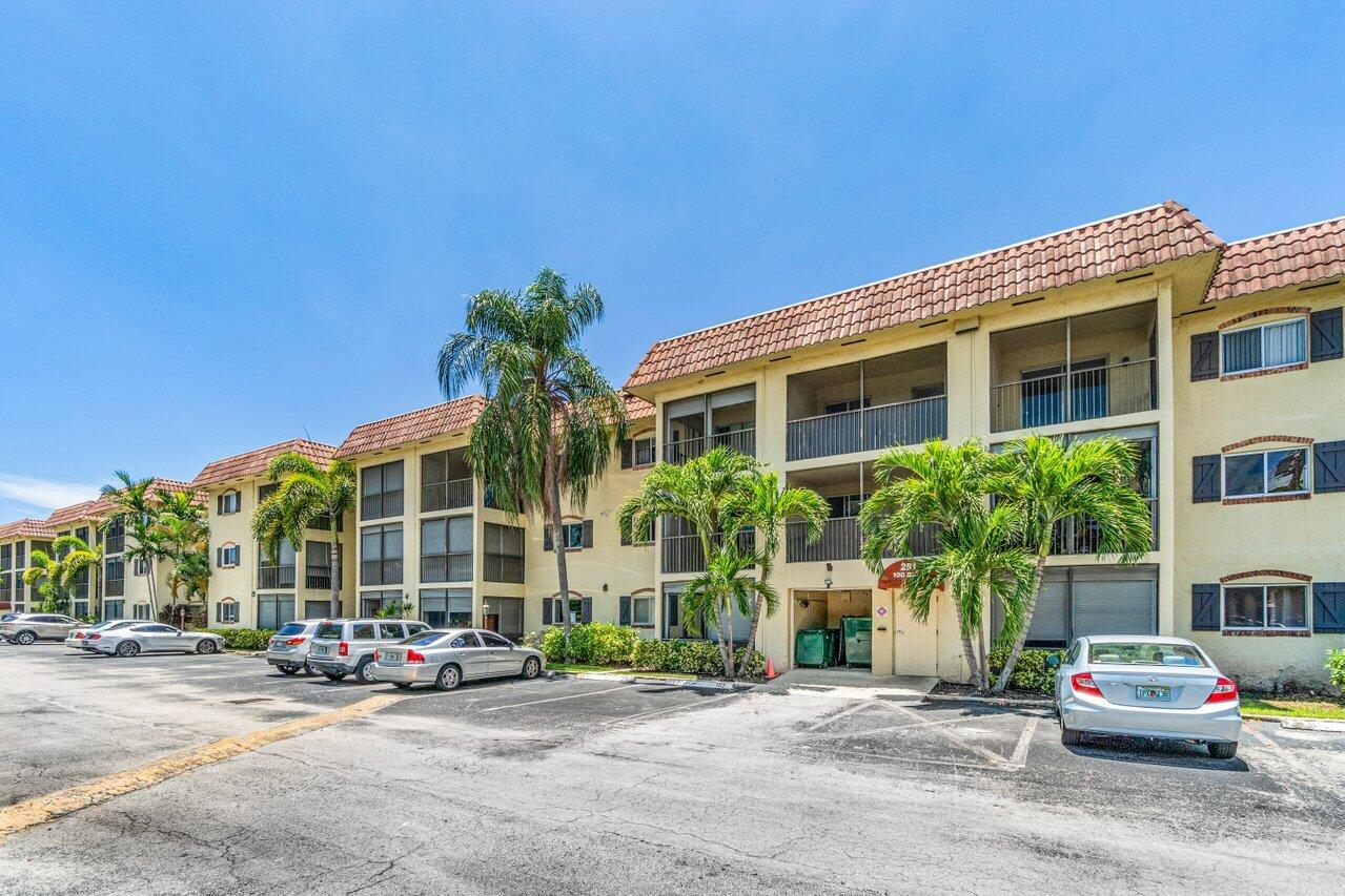 251 S Cypress Road Unit: 117