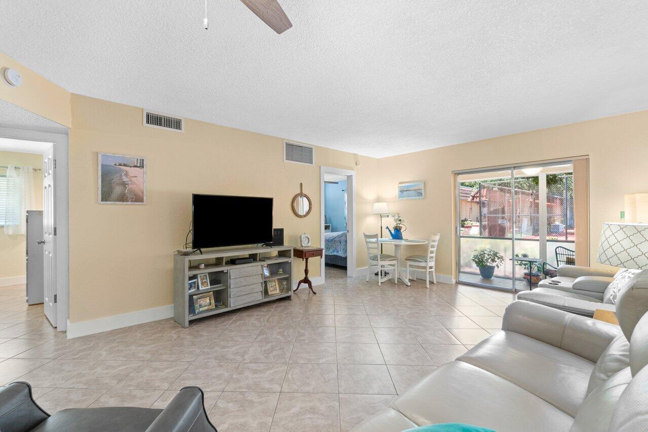 251 S Cypress Road Unit: 117