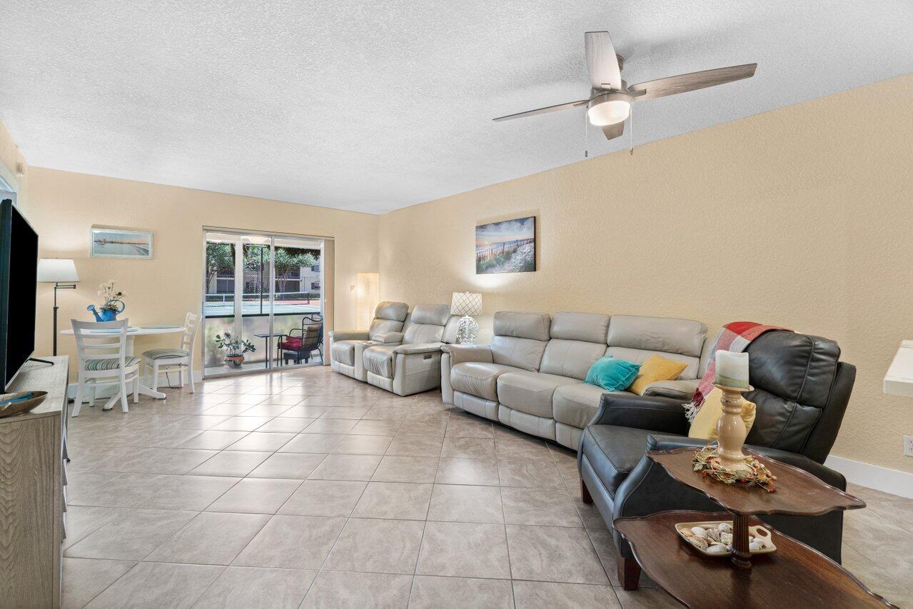 251 S Cypress Road Unit: 117