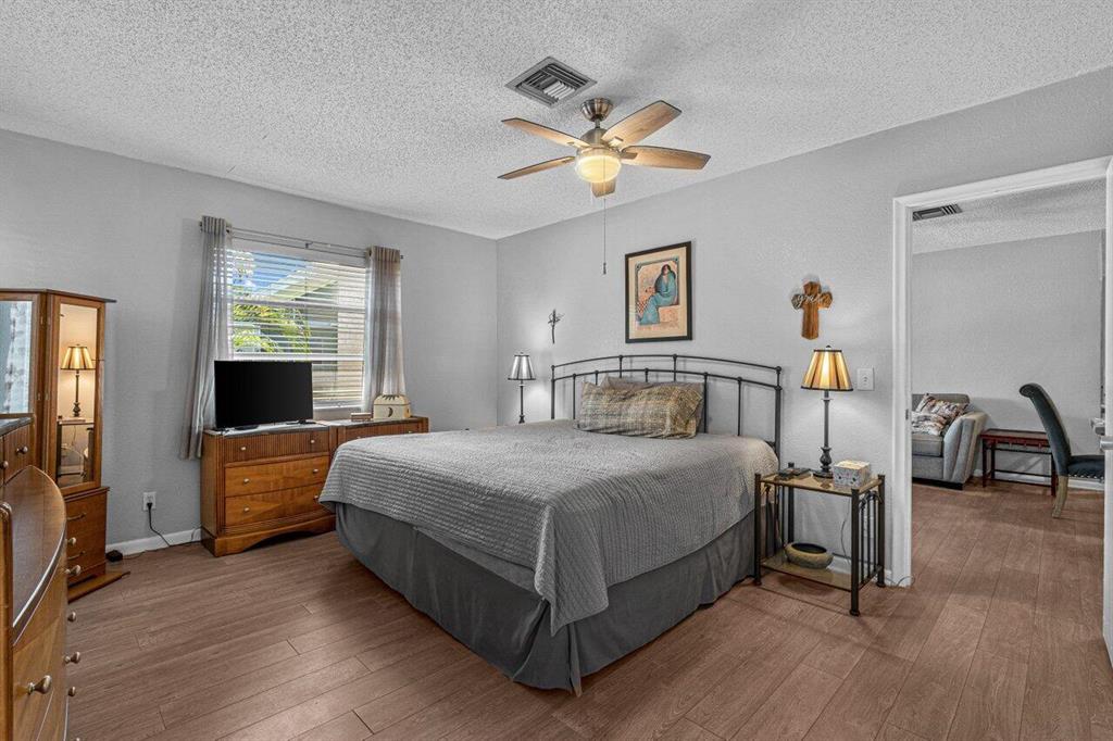 1131 Violet Terrace Unit: 201