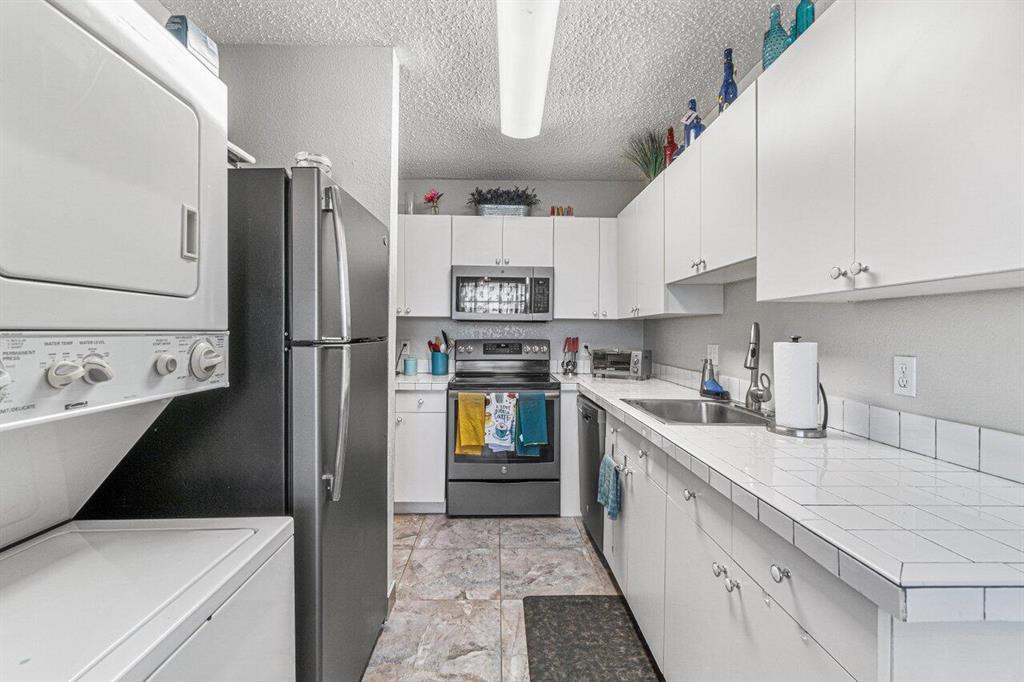 1131 Violet Terrace Unit: 201