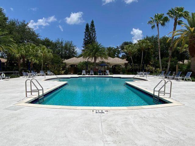 2476 NW 67th Street