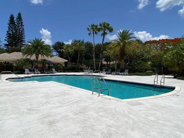 2476 NW 67th Street