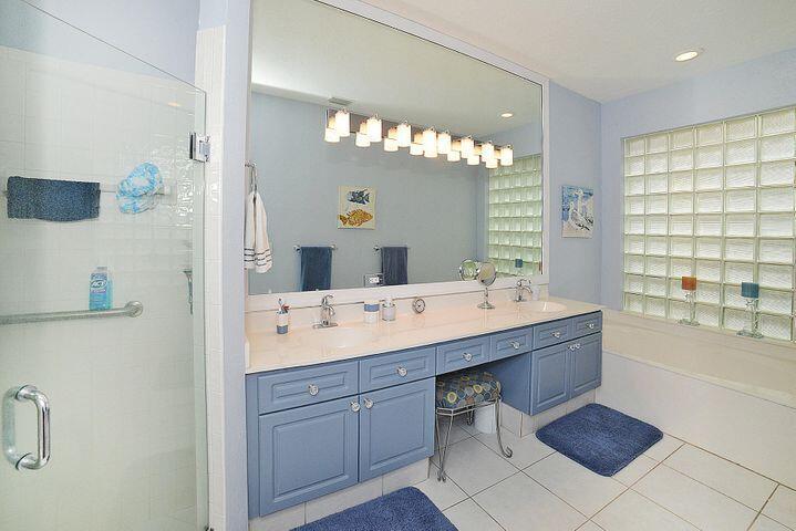 2476 NW 67th Street