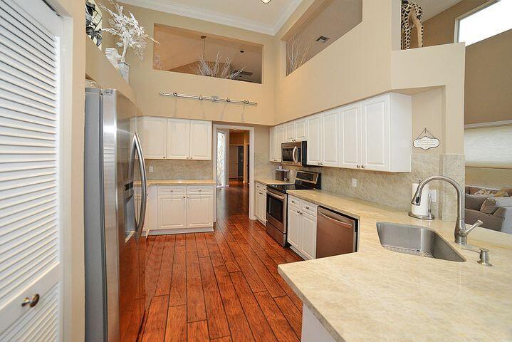 2476 NW 67th Street