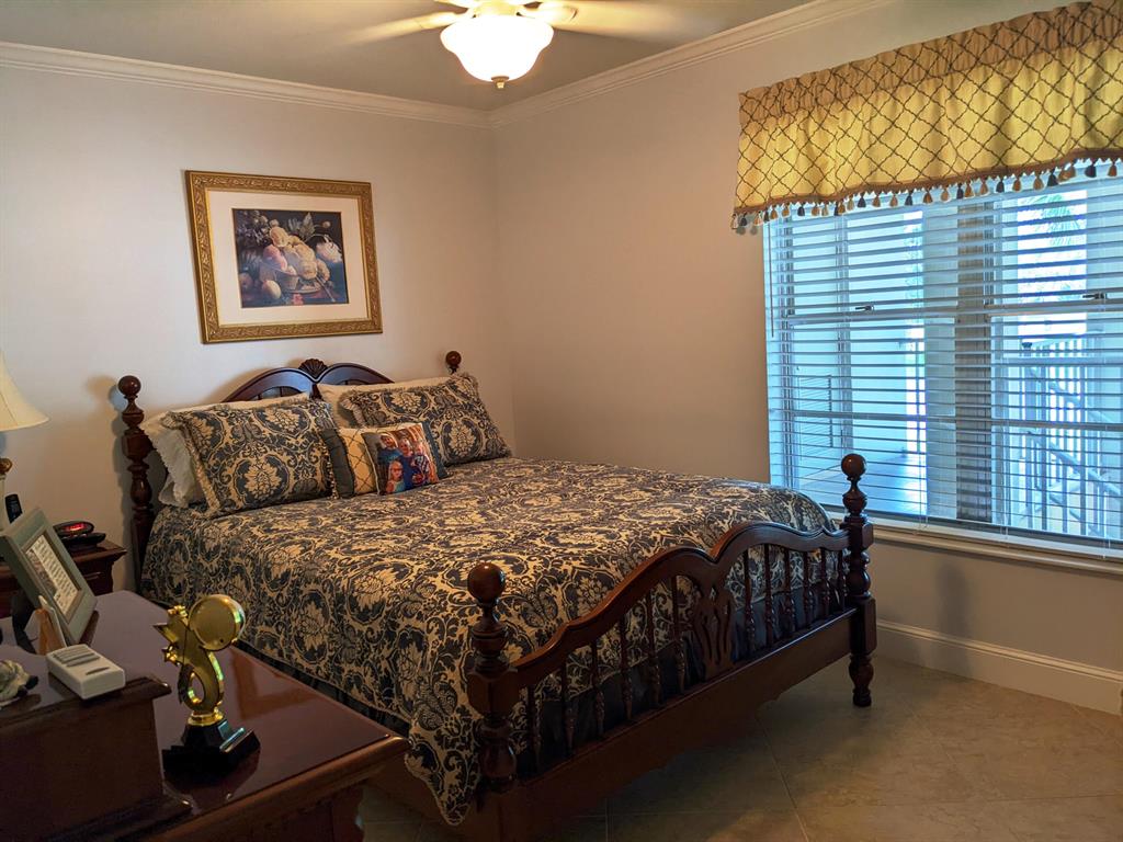 7 Lake Vista Trail Unit: 202