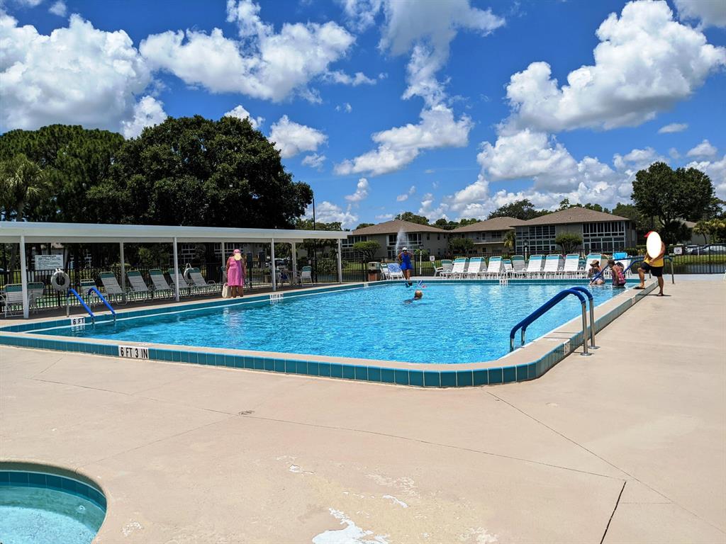 7 Lake Vista Trail Unit: 202