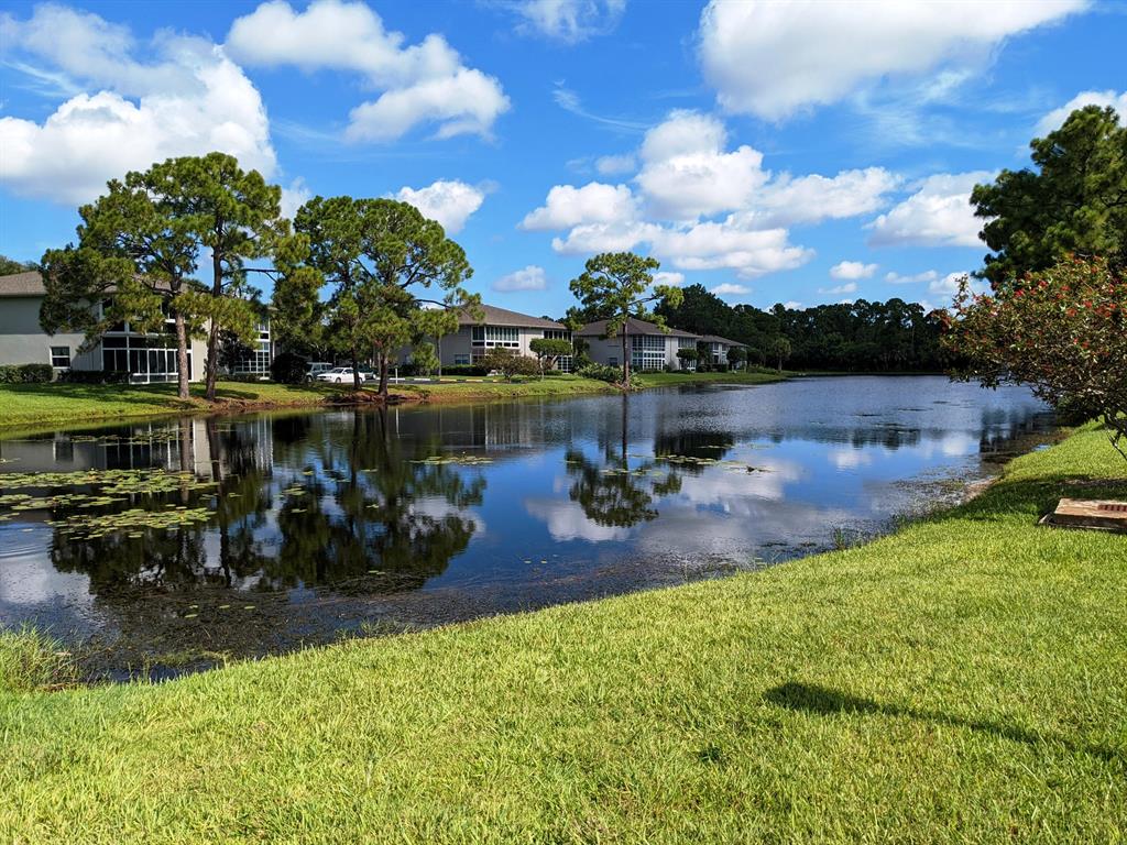7 Lake Vista Trail Unit: 202
